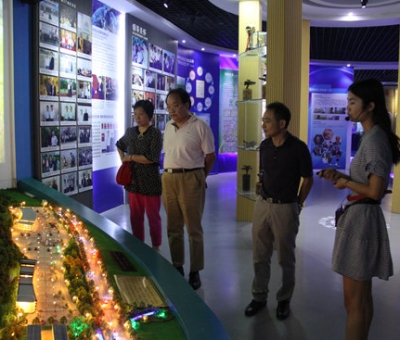 上海科學(xué)技術(shù)文獻(xiàn)出版社胡德仁主任蒞臨仙客來(lái)公司考察