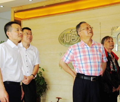 推進農(nóng)業(yè)發(fā)展抓好生產(chǎn)落實，仙客來因為他的到來備受鼓舞！