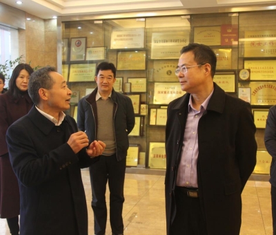 省稅務(wù)局領(lǐng)導(dǎo)送政策、送溫暖！為仙客來公司高質(zhì)量發(fā)展助力