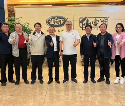 中華慈善總會榮譽副會長徐鐿軒等領(lǐng)導(dǎo)蒞臨仙客來公司參觀指導(dǎo)