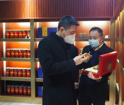 市委常委、市紀委書記熊明一行到仙客來公司走訪慰問并調(diào)研食品安全工作