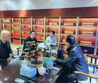 廬山市委常委、副市長袁勇春節(jié)期間赴仙客來招商