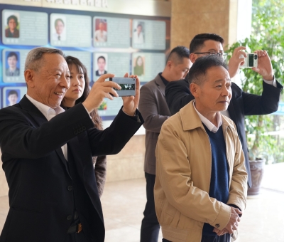 中國醫(yī)師協(xié)會(huì)副會(huì)長史盛豐蒞臨仙客來參觀指導(dǎo)